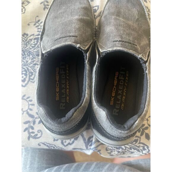 Skechers Mens Black Round Toe Memory Foam Slip-On Casual Shoes Size 9 US - Picture 11 of 15